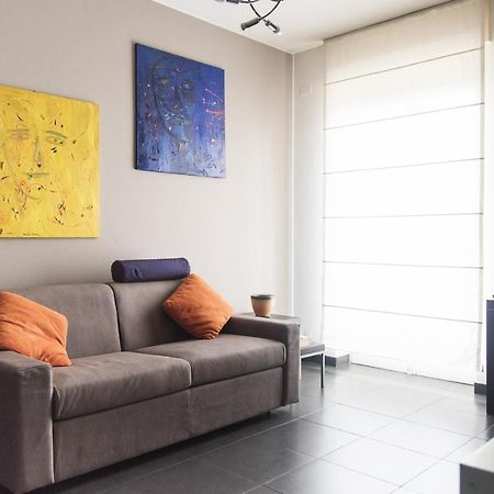 High Rise Studio Flat Near Metro Stop ミラノ エクステリア 写真